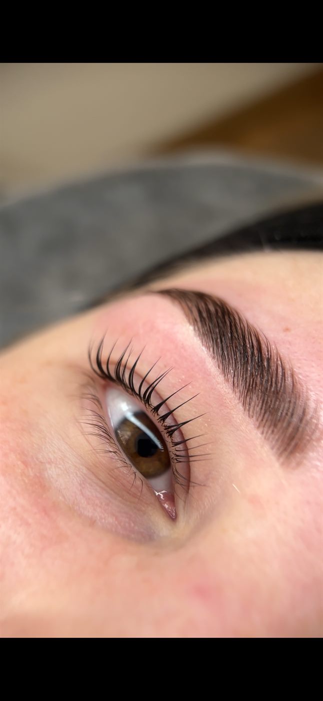 Nach dem Wimpernlifting